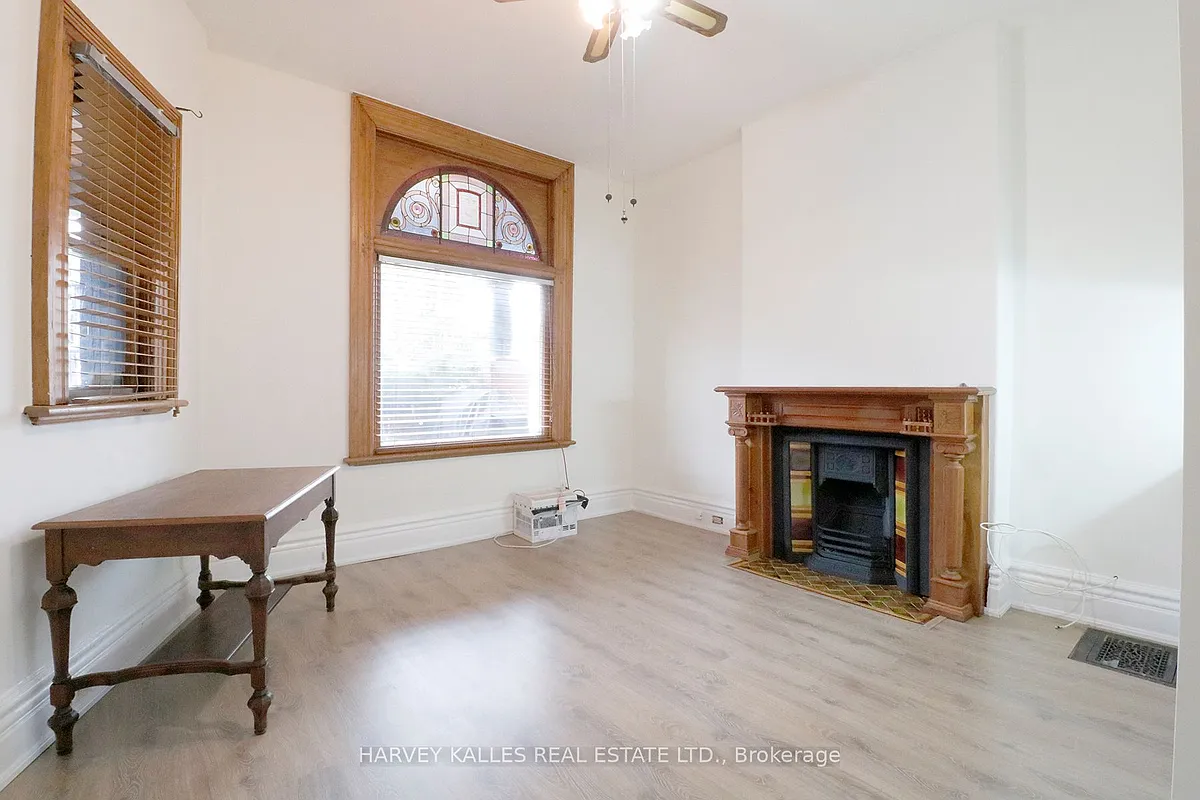 Building Photo - 39 Macdonell Ave #1