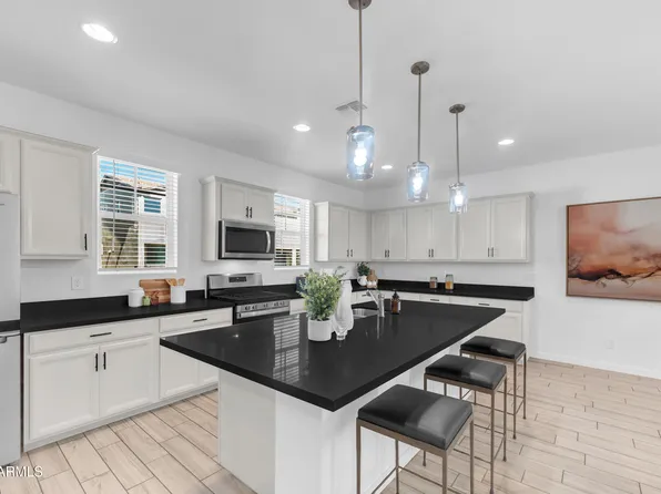 1188 S SUNSET Drive, Chandler, AZ 85286