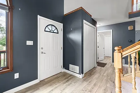 1065 Barney St — Photo 11