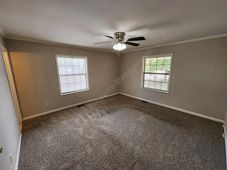 2751 Maple St — Photo 11