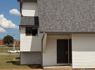 1870 S Maple Tree Ln, Bolivar, MO 65613