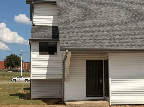 1870 S Maple Tree Ln, Bolivar, MO 65613