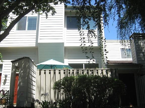 2nd image of 11947 Kling St #31