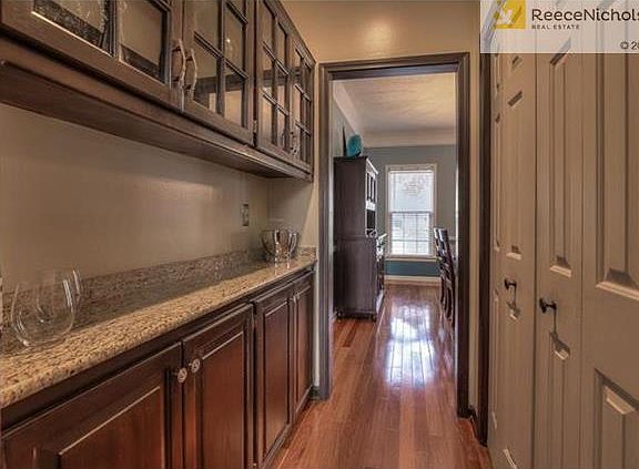 5th image of 305 NE Brockton Dr