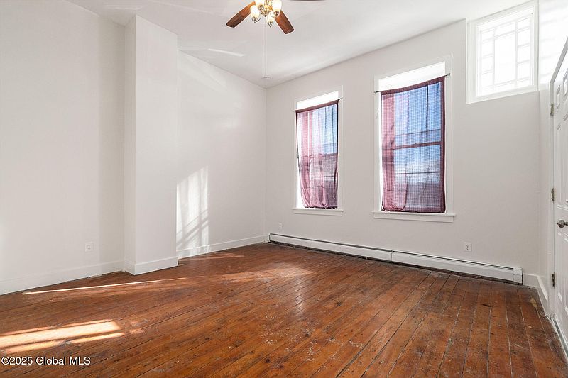 4th image of 475 S Pearl Street
