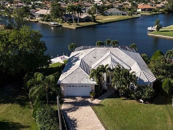 3rd image of 3902 SW 27th Ct