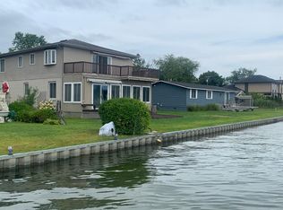 993 Stratton Dr, Waterford, MI 48328