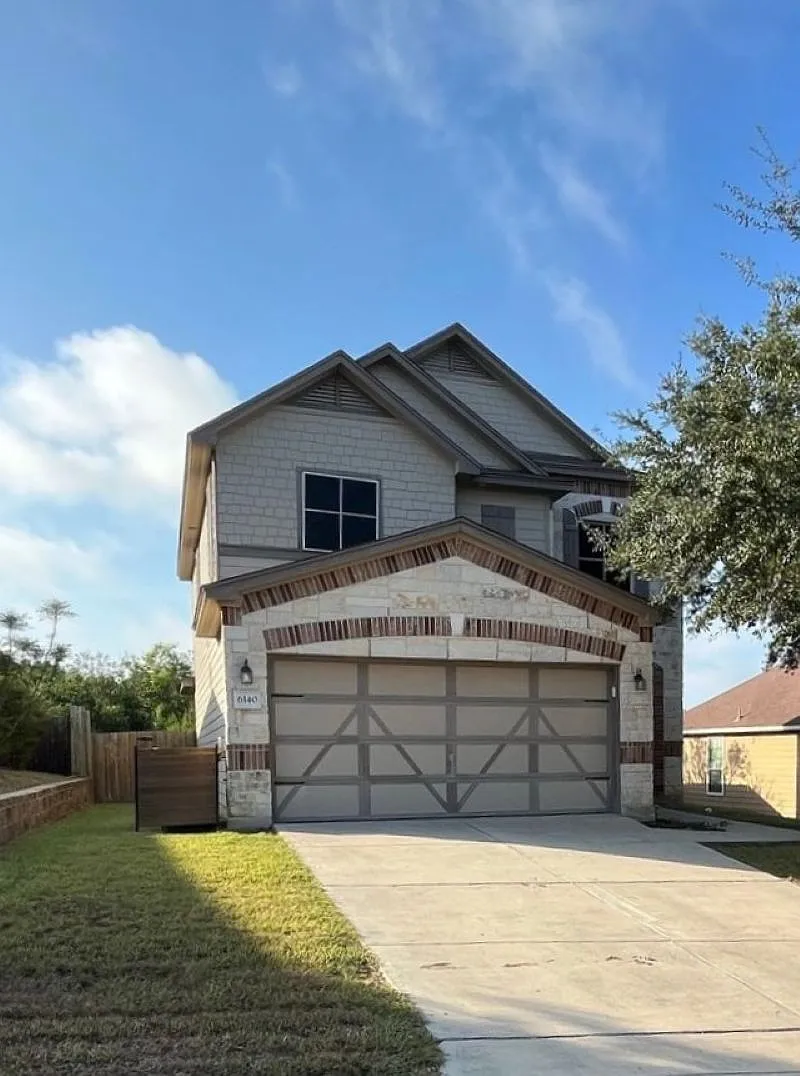 3 bed, 2.5 bath, 1770 sqft, $1,995 — Photo 1