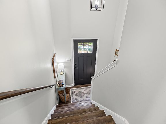 2nd image of 128 Melwood Dr