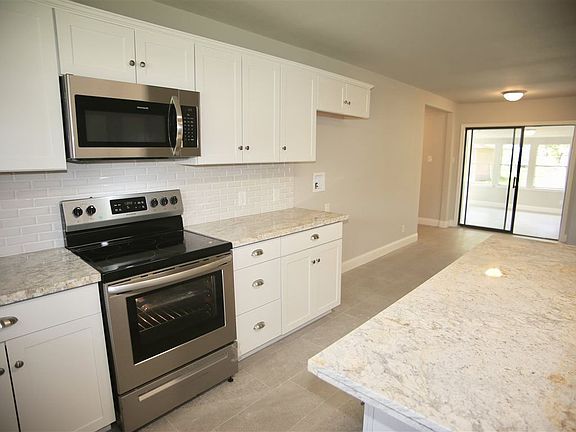 4th image of 13540 Leaning Oaks Dr