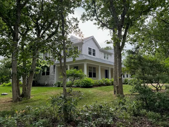 140 Pond Rd, West Tisbury, MA 02575
