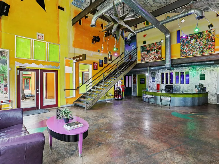 The Metropolis Apartments — Photo 80