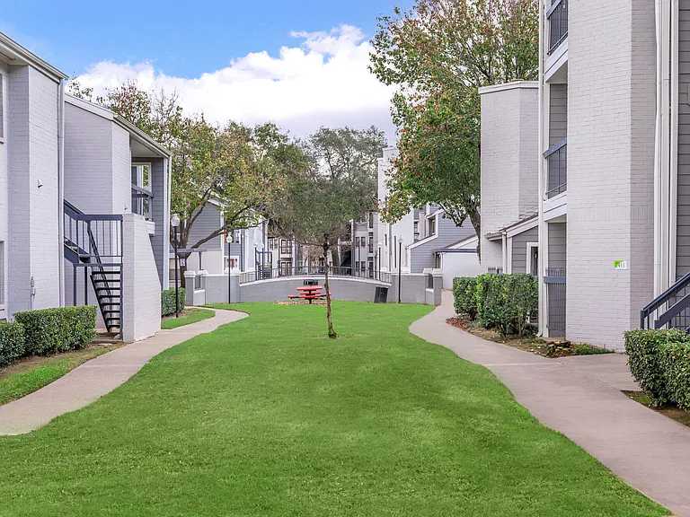 Parc at South Green — Photo 8