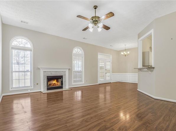 4124 Berwick Farm Dr, Duluth, GA 30096
