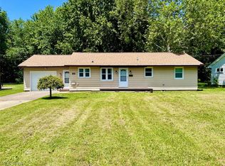 89 Roosevelt Dr, Geneva, OH 44041