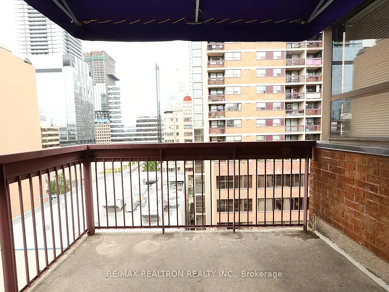 89 McCaul St #919 — Photo 12
