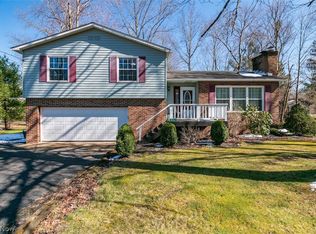 932 Park Ln, Rome, OH 44085