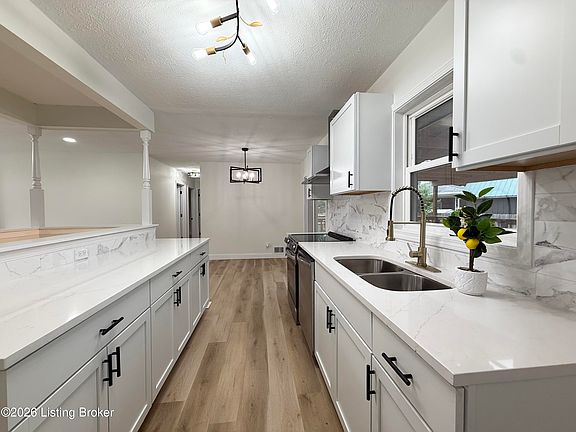3rd image of 6308 Flintlock Cir