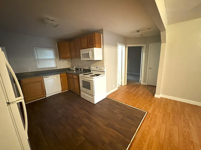 2125 Oceola St — Photo 4