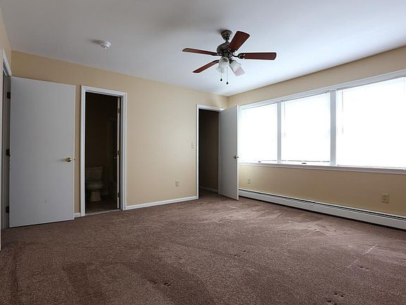 4th image of 221 Vineyard Ave
