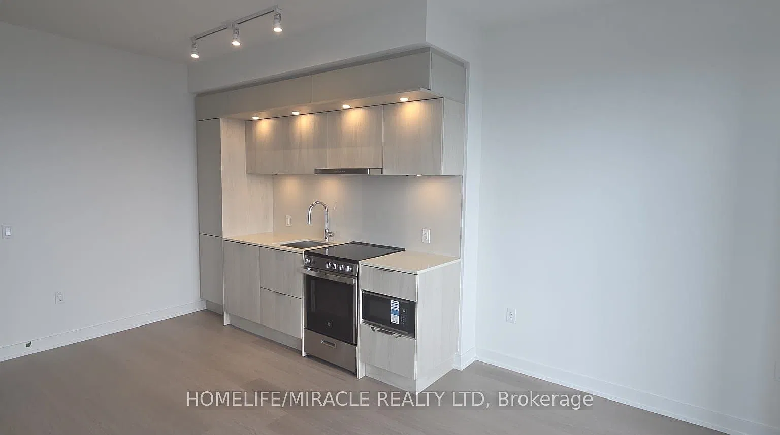 2 bed, $2,250 — Photo 1