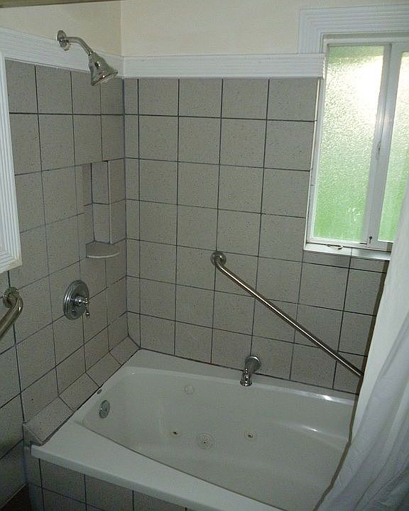 2nd image of 2666 Summer Ln