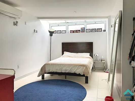 Rented by EXR | media 5