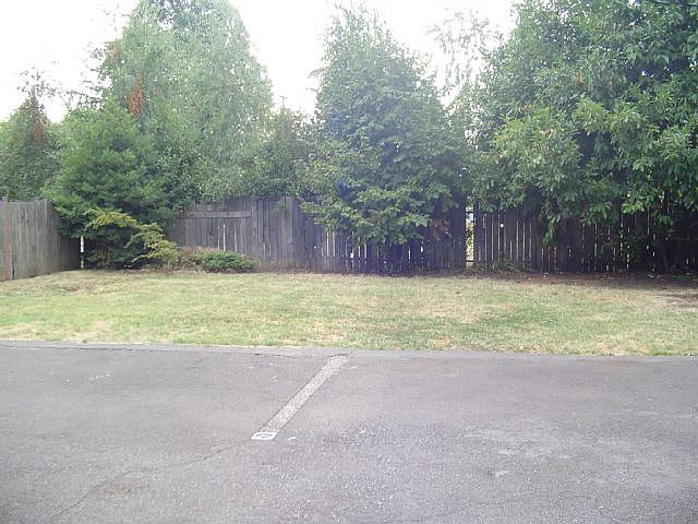 2nd image of 158 18th St APT 3