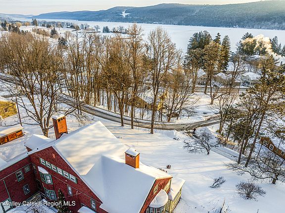 5th image of 6 Westridge Road