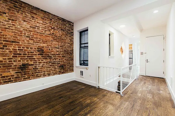 Rented by Compass | media 7