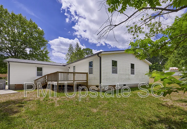 101 Paris View Dr — Photo 5