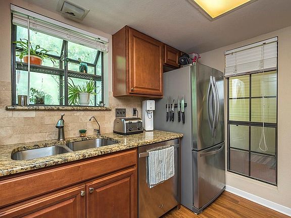 4th image of 1510 W North Loop Blvd APT 723