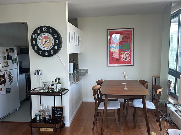 4th image of 1 Irving Pl APT V27b