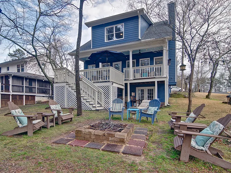 4060 Merritt Dr — Photo 50