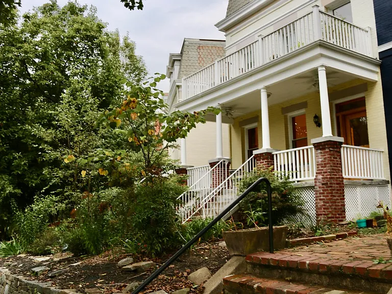 1933 Park Rd NW #1B — Photo 4
