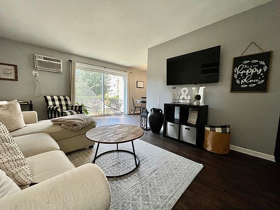 4th image of 9716 S Karlov Ave Unit 2-108