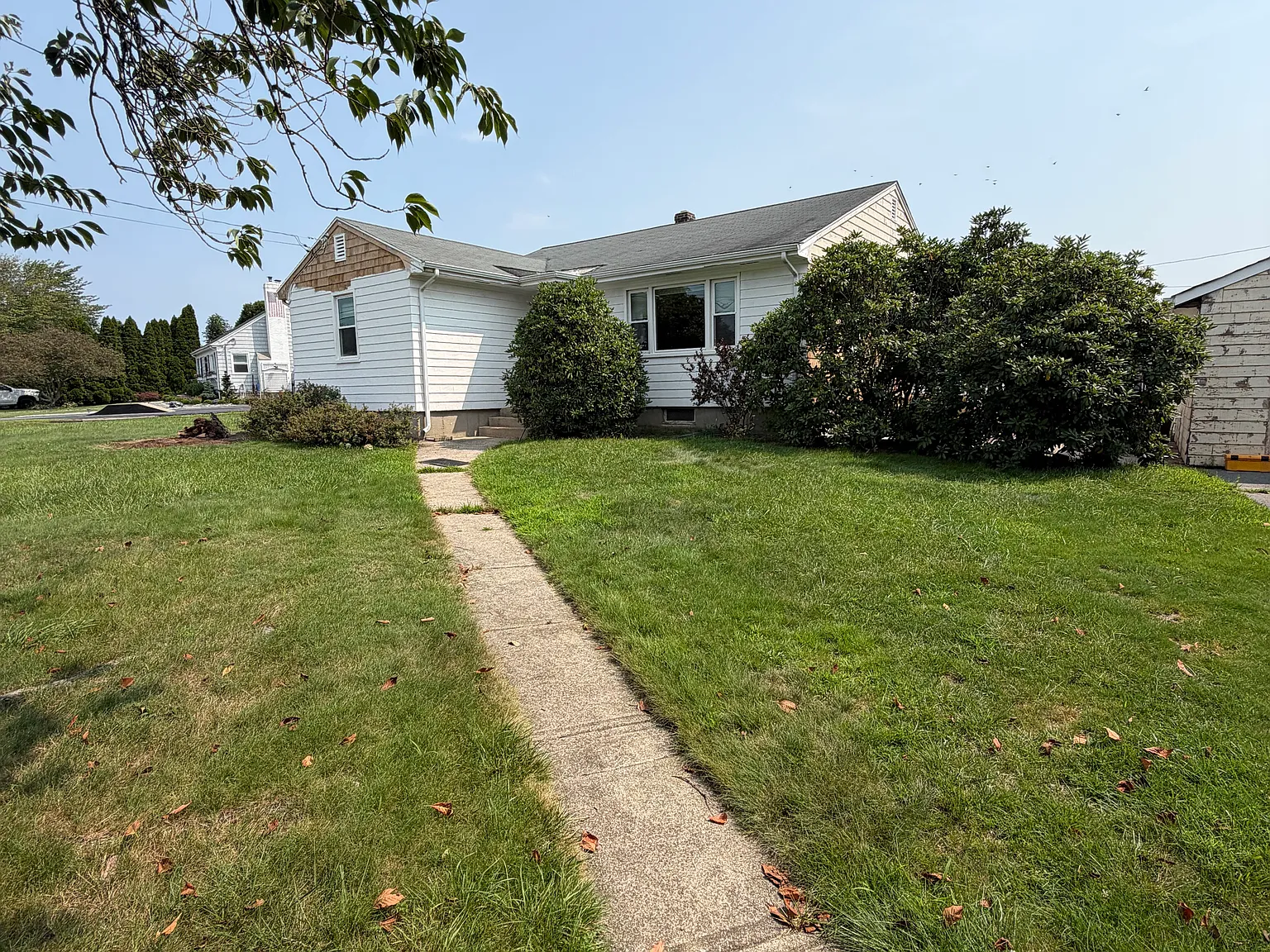 3 bed, 1300 sqft, $3,200 — Photo 1
