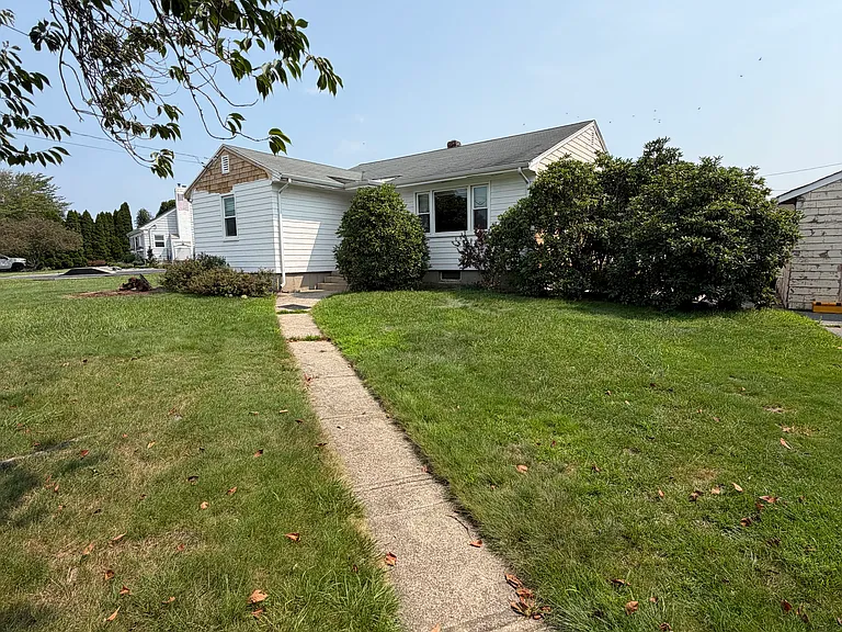 9 Honeyman Ave — Photo 1