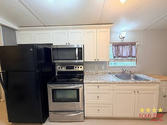 2nd image of 24 Palm Castle Dr