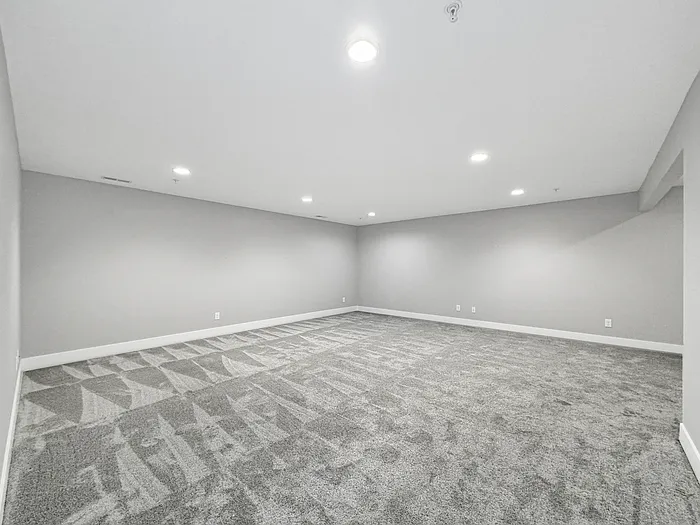 4433 Lower Beaver Rd — Photo 23