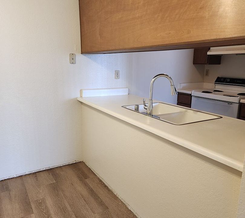 1st image of 3900 El Potrero Ln #5