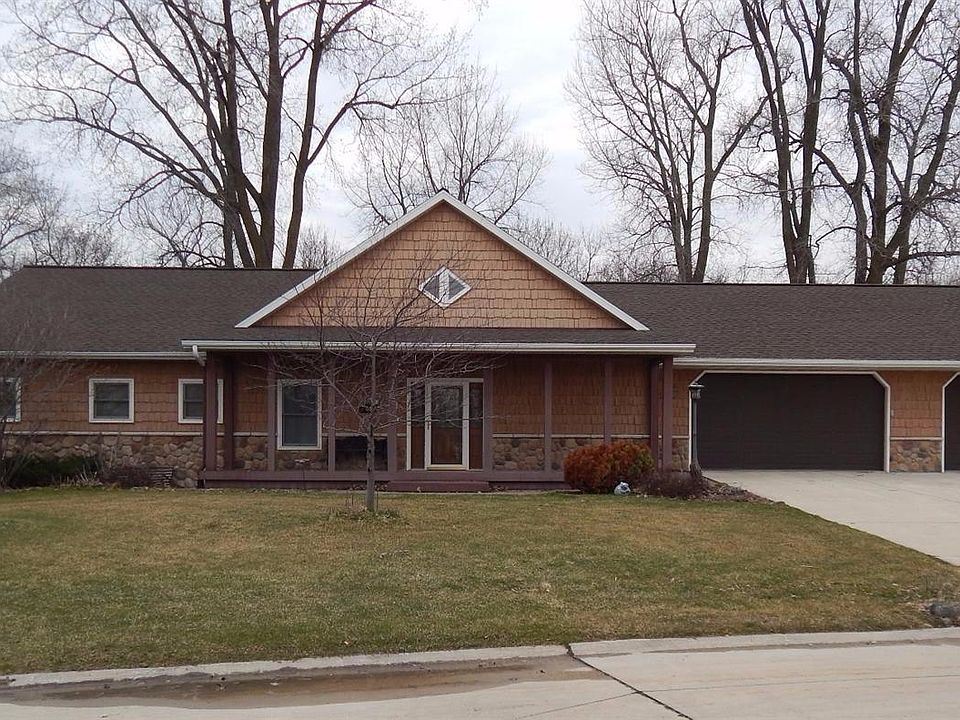 1st image of 40 Venetian Dr