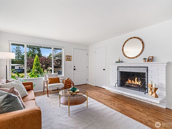 4th image of 4303 225th Street SW