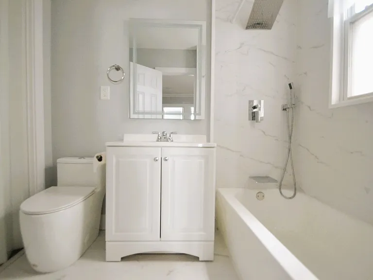 56 Hobart Pl #5 — Photo 6