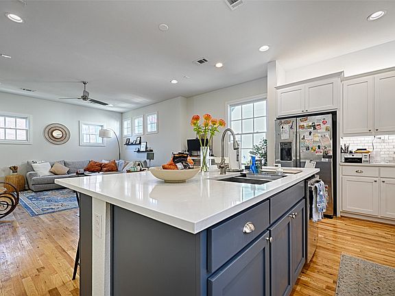 2nd image of 5065 Gaston Ave #102