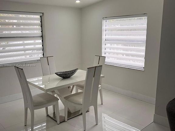 5th image of 9771 Bahama Dr