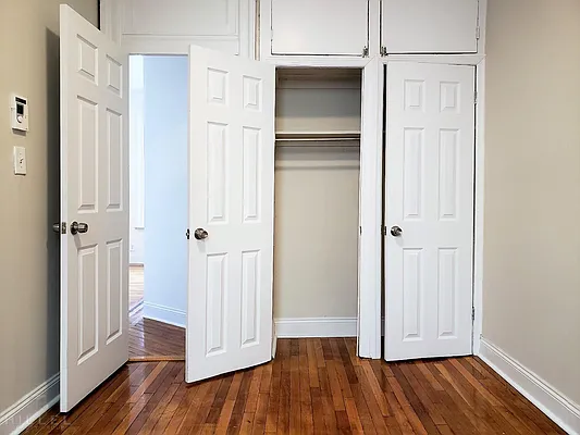 Rented by Hillel Realty Group | media 7