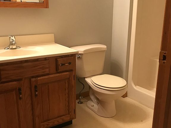 4th image of 33-35 High Pointe Ct #33