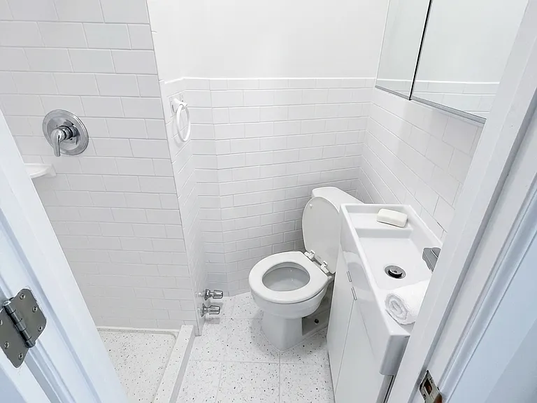 364 3rd Ave #21 — Photo 5