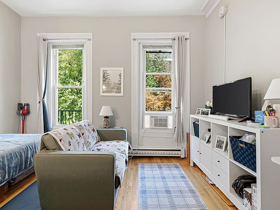 2nd image of 3 Saint Charles St APT 4